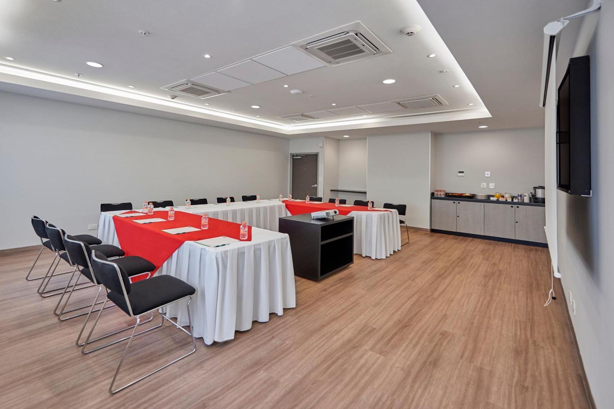 City Express Junior By Marriott Bogota Aeropuerto — Photos 3